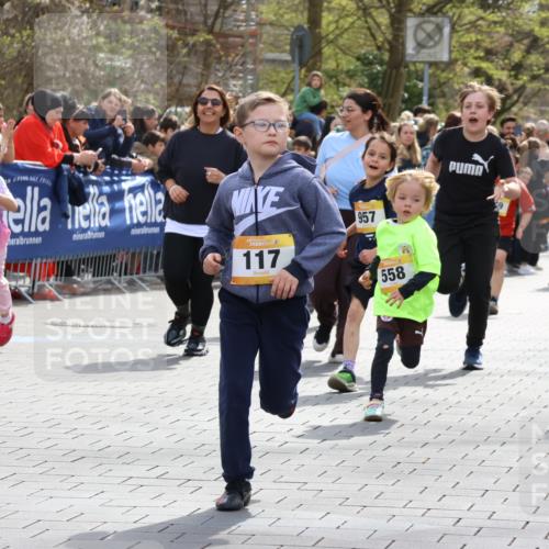 12.04.2026 - 45. Internationalen Wilhelmsburger Insellauf Strokosch-Dieckow http://msf.ph/oto/9490595 12.04.2026 14:21:34 Ziel 972, 1627, 951, 260, 957, 823, 117, 558, 267, 657, 698, 678, 279, 960, 838 meine-sportfotos.de