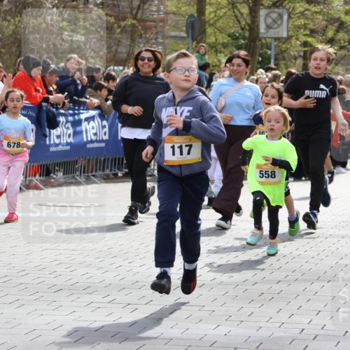 12.04.2026 - 45. Internationalen Wilhelmsburger Insellauf Strokosch-Dieckow http://msf.ph/oto/9490597 12.04.2026 14:21:34 Ziel 972, 1627, 951, 260, 957, 823, 117, 558, 267, 657, 698, 678, 279, 960, 838 meine-sportfotos.de