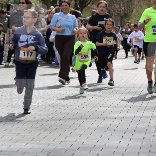 12.04.2026 - 45. Internationalen Wilhelmsburger Insellauf Strokosch-Dieckow http://msf.ph/oto/9490601 12.04.2026 14:21:33 Ziel 988, 964, 972, 1627, 951, 260, 957, 823, 117, 558, 267, 657, 698, 678, 279, 960 meine-sportfotos.de