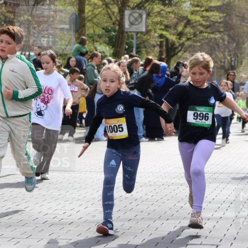 12.04.2026 - 45. Internationalen Wilhelmsburger Insellauf Strokosch-Dieckow http://msf.ph/oto/9490620 12.04.2026 14:21:26 Ziel 1630, 991, 302, 562, 309, 282, 528, 797, 984, 811, 128, 828, 1005, 925, 253, 988, 964, 972, 1627, 951, 260 meine-sportfotos.de