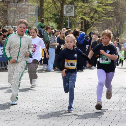 12.04.2026 - 45. Internationalen Wilhelmsburger Insellauf Strokosch-Dieckow http://msf.ph/oto/9490624 12.04.2026 14:21:26 Ziel 1630, 991, 302, 562, 309, 282, 528, 797, 984, 811, 128, 828, 1005, 925, 253, 988, 964, 972, 1627, 951, 260 meine-sportfotos.de