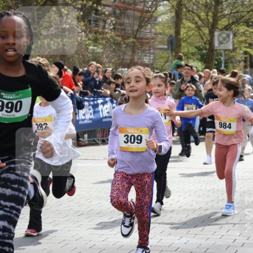 12.04.2026 - 45. Internationalen Wilhelmsburger Insellauf Strokosch-Dieckow http://msf.ph/oto/9490635 12.04.2026 14:21:22 Ziel 629, 566, 564, 607, 980, 1630, 991, 302, 562, 309, 282, 528, 797, 984, 811, 128, 828, 1005, 925, 253, 988, 964 meine-sportfotos.de