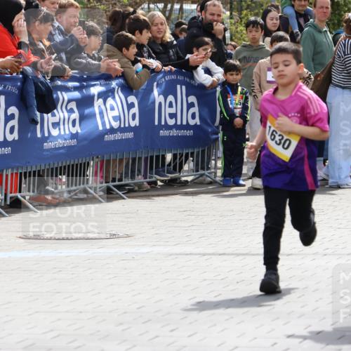 12.04.2026 - 45. Internationalen Wilhelmsburger Insellauf Strokosch-Dieckow http://msf.ph/oto/9490668 12.04.2026 14:21:17 Ziel 821, 99, 771, 62, 768, 937, 263, 139, 1611, 629, 566, 564, 607, 980, 1630, 991, 302, 562, 309, 282, 528 meine-sportfotos.de
