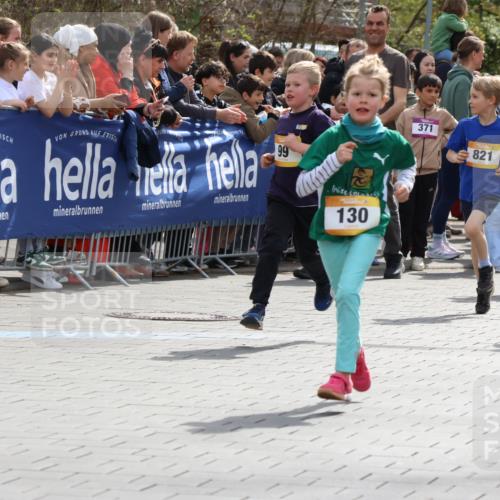 12.04.2026 - 45. Internationalen Wilhelmsburger Insellauf Strokosch-Dieckow http://msf.ph/oto/9490703 12.04.2026 14:21:07 Ziel 280, 149, 634, 812, 618, 241, 306, 1001, 130, 126, 460, 821, 99, 771, 62, 768 meine-sportfotos.de