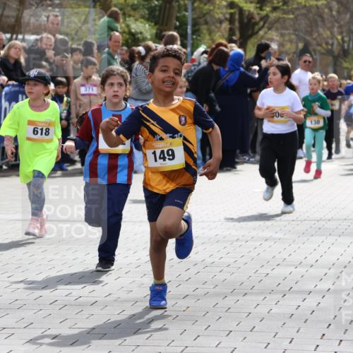 12.04.2026 - 45. Internationalen Wilhelmsburger Insellauf Strokosch-Dieckow http://msf.ph/oto/9490717 12.04.2026 14:21:03 Ziel 107, 818, 732, 756, 1603, 162, 280, 149, 634, 812, 618, 241, 306, 1001 meine-sportfotos.de