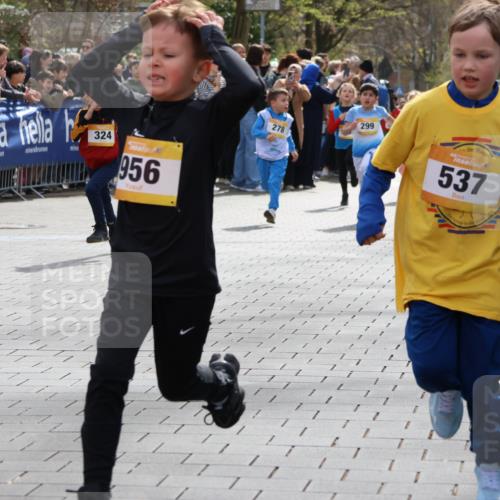 12.04.2026 - 45. Internationalen Wilhelmsburger Insellauf Strokosch-Dieckow http://msf.ph/oto/9490784 12.04.2026 14:20:45 Ziel 751, 940, 958, 832, 1610, 3, 285, 1073, 767, 404, 318, 539, 431, 135, 545, 537, 30, 133, 977, 84, 1606, 473, 956, 467, 324, 299, 1605, 278, 760 meine-sportfotos.de