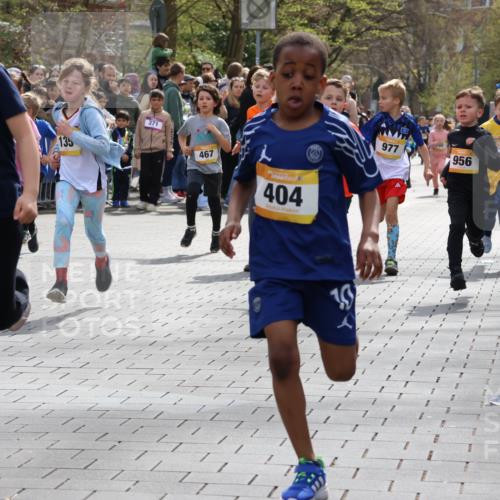 12.04.2026 - 45. Internationalen Wilhelmsburger Insellauf Strokosch-Dieckow http://msf.ph/oto/9490797 12.04.2026 14:20:42 Ziel 301, 61, 237, 578, 751, 940, 958, 832, 1610, 3, 285, 1073, 767, 404, 318, 539, 431, 135, 545, 537, 30, 133, 977, 84, 1606, 473, 956, 467, 324, 299, 1605, 278 meine-sportfotos.de