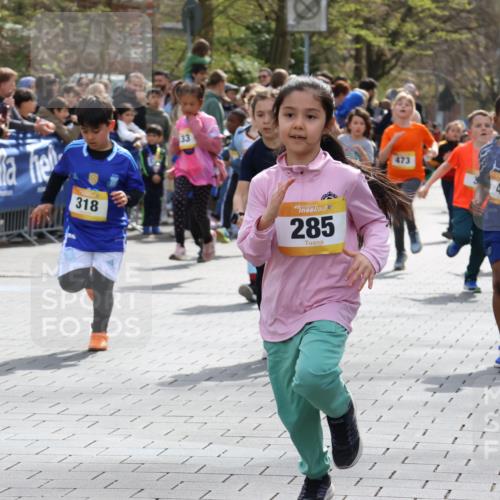 12.04.2026 - 45. Internationalen Wilhelmsburger Insellauf Strokosch-Dieckow http://msf.ph/oto/9490799 12.04.2026 14:20:41 Ziel 935, 301, 61, 237, 578, 751, 940, 958, 832, 1610, 3, 285, 1073, 767, 404, 318, 539, 431, 135, 545, 537, 30, 133, 977, 84, 1606, 473, 956, 467, 324, 299 meine-sportfotos.de