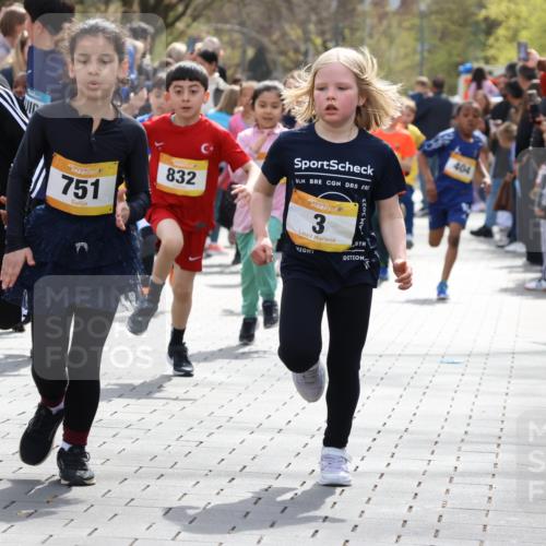 12.04.2026 - 45. Internationalen Wilhelmsburger Insellauf Strokosch-Dieckow http://msf.ph/oto/9490809 12.04.2026 14:20:38 Ziel 576, 935, 301, 61, 237, 578, 751, 940, 958, 832, 1610, 3, 285, 1073, 767, 404, 318, 539, 431, 135, 545, 537, 30, 133, 977, 84 meine-sportfotos.de