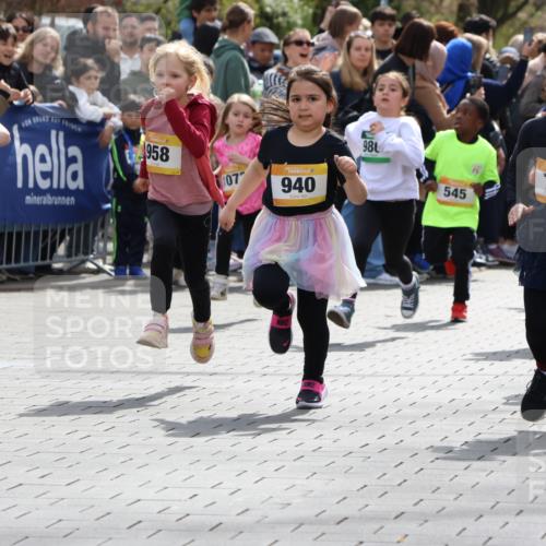 12.04.2026 - 45. Internationalen Wilhelmsburger Insellauf Strokosch-Dieckow http://msf.ph/oto/9490813 12.04.2026 14:20:37 Ziel 20, 313, 576, 935, 301, 61, 237, 578, 751, 940, 958, 832, 1610, 3, 285, 1073, 767, 404, 318, 539, 431, 135, 545 meine-sportfotos.de
