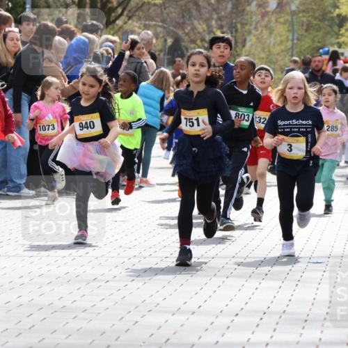 12.04.2026 - 45. Internationalen Wilhelmsburger Insellauf Strokosch-Dieckow http://msf.ph/oto/9490818 12.04.2026 14:20:36 Ziel 171, 20, 313, 576, 935, 301, 61, 237, 578, 751, 940, 958, 832, 1610, 3, 285, 1073, 767, 404, 318, 539 meine-sportfotos.de