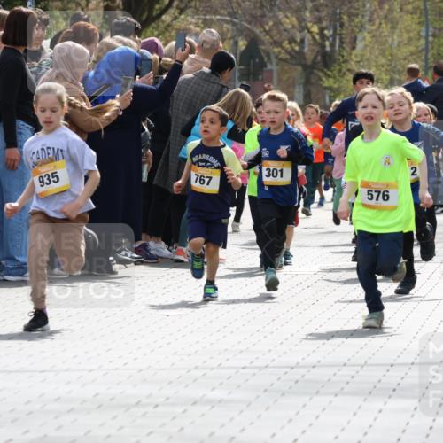 12.04.2026 - 45. Internationalen Wilhelmsburger Insellauf Strokosch-Dieckow http://msf.ph/oto/9490840 12.04.2026 14:20:31 Ziel 632, 1608, 165, 171, 20, 313, 576, 935, 301, 61, 237 meine-sportfotos.de