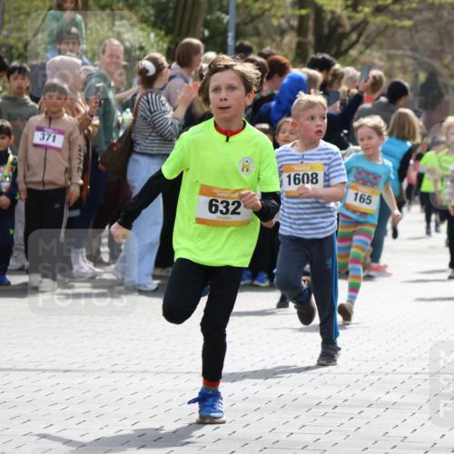 12.04.2026 - 45. Internationalen Wilhelmsburger Insellauf Strokosch-Dieckow http://msf.ph/oto/9490859 12.04.2026 14:20:24 Ziel 948, 1058, 966, 998, 228, 298, 293, 744, 1008, 747, 262, 598, 730, 632, 1608, 165, 171 meine-sportfotos.de