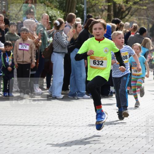 12.04.2026 - 45. Internationalen Wilhelmsburger Insellauf Strokosch-Dieckow http://msf.ph/oto/9490862 12.04.2026 14:20:24 Ziel 948, 1058, 966, 998, 228, 298, 293, 744, 1008, 747, 262, 598, 730, 632, 1608, 165, 171 meine-sportfotos.de