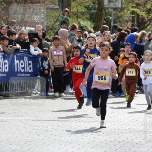 12.04.2026 - 45. Internationalen Wilhelmsburger Insellauf Strokosch-Dieckow http://msf.ph/oto/9490887 12.04.2026 14:20:18 Ziel 750, 1623, 844, 34, 949, 1607, 29, 948, 1058, 966, 998, 228, 298, 293, 744, 1008, 747, 262, 598, 730 meine-sportfotos.de