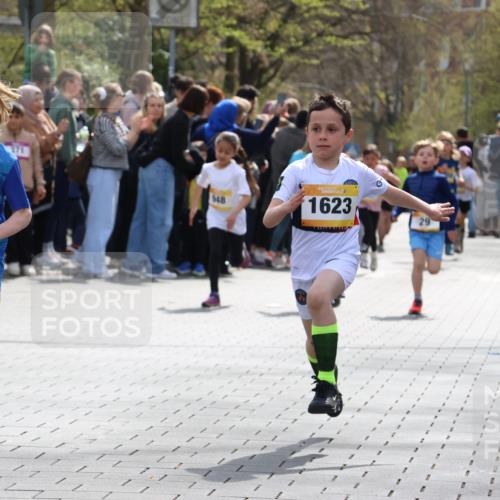 12.04.2026 - 45. Internationalen Wilhelmsburger Insellauf Strokosch-Dieckow http://msf.ph/oto/9490904 12.04.2026 14:20:14 Ziel 405, 1060, 642, 753, 750, 1623, 844, 34, 949, 1607, 29, 948, 1058, 966 meine-sportfotos.de