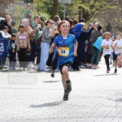 12.04.2026 - 45. Internationalen Wilhelmsburger Insellauf Strokosch-Dieckow http://msf.ph/oto/9490908 12.04.2026 14:20:13 Ziel 405, 1060, 642, 753, 750, 1623, 844, 34, 949, 1607, 29, 948, 1058 meine-sportfotos.de