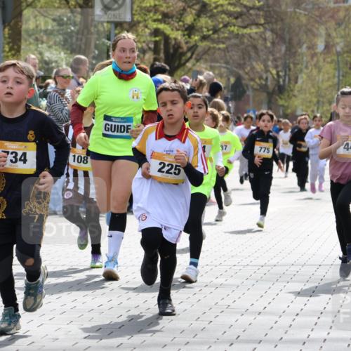 12.04.2026 - 45. Internationalen Wilhelmsburger Insellauf Strokosch-Dieckow http://msf.ph/oto/9490953 12.04.2026 14:20:01 Ziel 1602, 478, 83, 968, 465, 631, 1621, 304, 225, 1618, 108, 534, 447, 560, 734, 775, 587 meine-sportfotos.de