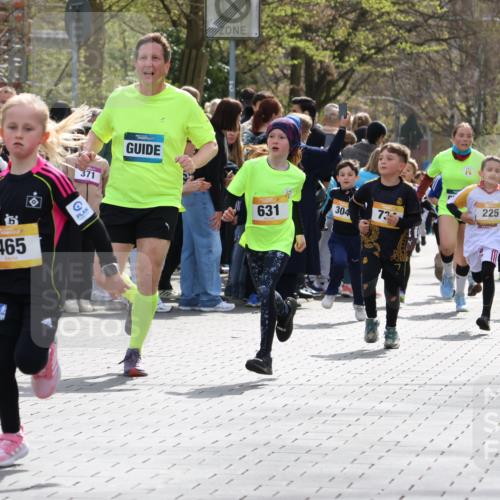 12.04.2026 - 45. Internationalen Wilhelmsburger Insellauf Strokosch-Dieckow http://msf.ph/oto/9490968 12.04.2026 14:19:58 Ziel 682, 413, 982, 155, 621, 1602, 478, 83, 968, 465, 631, 1621, 304, 225, 1618, 108, 534, 447, 560, 734 meine-sportfotos.de
