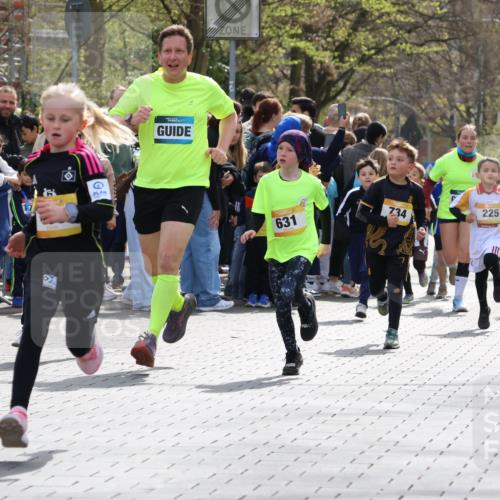 12.04.2026 - 45. Internationalen Wilhelmsburger Insellauf Strokosch-Dieckow http://msf.ph/oto/9490970 12.04.2026 14:19:58 Ziel 682, 413, 982, 155, 621, 1602, 478, 83, 968, 465, 631, 1621, 304, 225, 1618, 108, 534, 447, 560, 734 meine-sportfotos.de