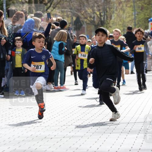 12.04.2026 - 45. Internationalen Wilhelmsburger Insellauf Strokosch-Dieckow http://msf.ph/oto/9491043 12.04.2026 14:19:43 Ziel 950, 275, 480, 787, 952, 1604, 985, 944, 64, 96, 579 meine-sportfotos.de