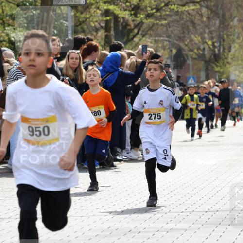 12.04.2026 - 45. Internationalen Wilhelmsburger Insellauf Strokosch-Dieckow http://msf.ph/oto/9491064 12.04.2026 14:19:35 Ziel 1614, 1613, 950, 275, 480 meine-sportfotos.de