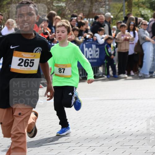 12.04.2026 - 45. Internationalen Wilhelmsburger Insellauf Strokosch-Dieckow http://msf.ph/oto/9491085 12.04.2026 14:19:28 Ziel 941, 265, 87, 1614, 1613 meine-sportfotos.de