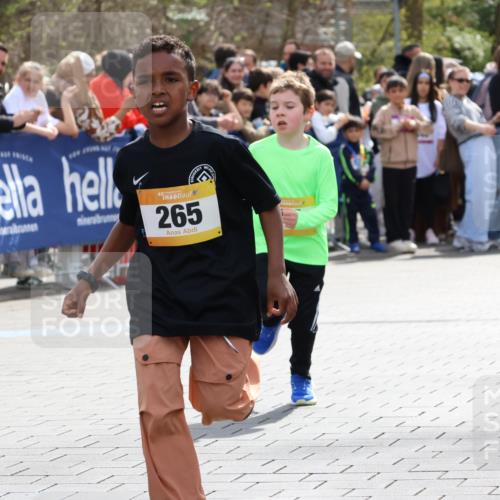 12.04.2026 - 45. Internationalen Wilhelmsburger Insellauf Strokosch-Dieckow http://msf.ph/oto/9491089 12.04.2026 14:19:28 Ziel 941, 265, 87, 1614, 1613 meine-sportfotos.de