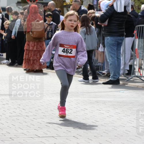 12.04.2026 - 45. Internationalen Wilhelmsburger Insellauf Strokosch-Dieckow http://msf.ph/oto/9491151 12.04.2026 14:11:53 Ziel 1070, 462 meine-sportfotos.de
