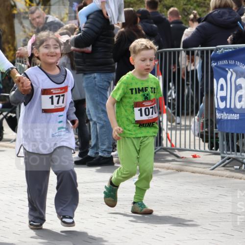 12.04.2026 - 45. Internationalen Wilhelmsburger Insellauf Strokosch-Dieckow http://msf.ph/oto/9491164 12.04.2026 14:11:42 Ziel 1528, 213, 177 meine-sportfotos.de