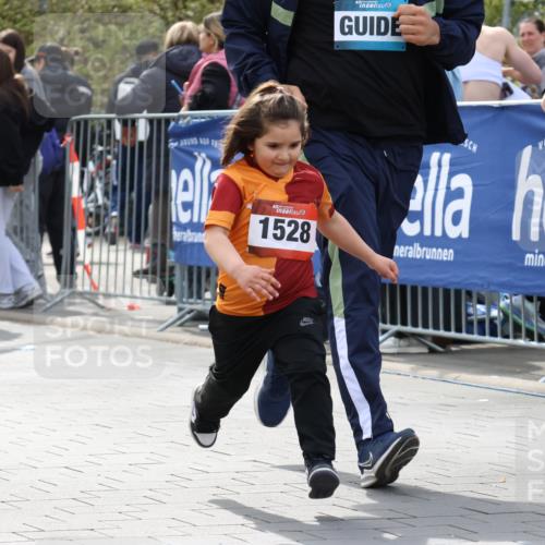 12.04.2026 - 45. Internationalen Wilhelmsburger Insellauf Strokosch-Dieckow http://msf.ph/oto/9491172 12.04.2026 14:11:39 Ziel 1528, 213 meine-sportfotos.de