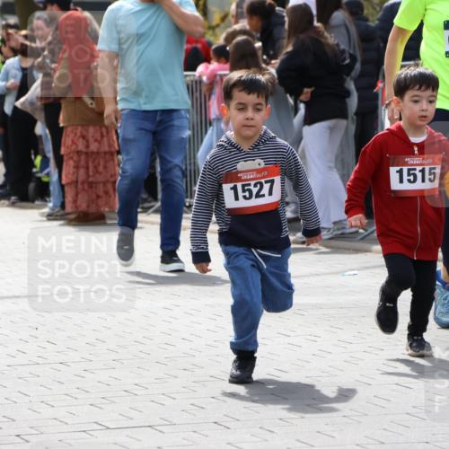 12.04.2026 - 45. Internationalen Wilhelmsburger Insellauf Strokosch-Dieckow http://msf.ph/oto/9491197 12.04.2026 14:11:19 Ziel 718, 962, 702, 655, 783, 773, 1527, 1515 meine-sportfotos.de