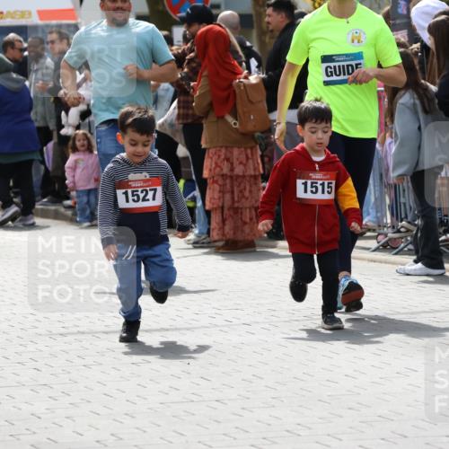 12.04.2026 - 45. Internationalen Wilhelmsburger Insellauf Strokosch-Dieckow http://msf.ph/oto/9491203 12.04.2026 14:11:18 Ziel 718, 962, 702, 655, 783, 773, 1527, 1515 meine-sportfotos.de