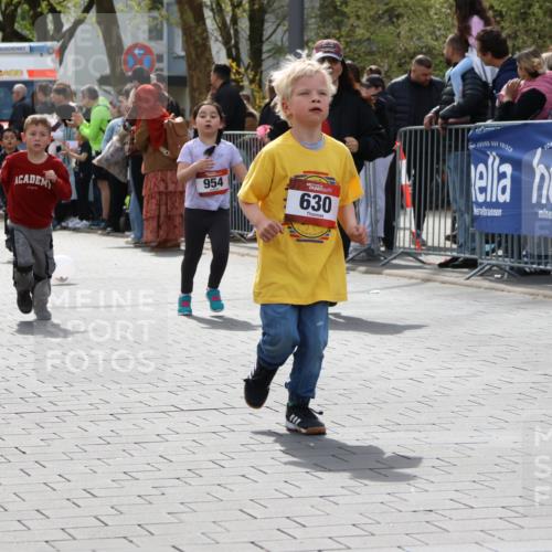 12.04.2026 - 45. Internationalen Wilhelmsburger Insellauf Strokosch-Dieckow http://msf.ph/oto/9491253 12.04.2026 14:11:04 Ziel 584, 568, 914, 178, 630, 43, 954, 922 meine-sportfotos.de