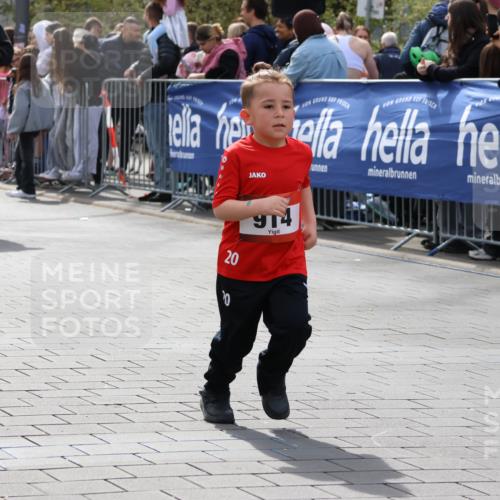12.04.2026 - 45. Internationalen Wilhelmsburger Insellauf Strokosch-Dieckow http://msf.ph/oto/9491263 12.04.2026 14:11:00 Ziel 1526, 700, 707, 727, 57, 728, 584, 568, 914, 178 meine-sportfotos.de