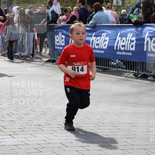 12.04.2026 - 45. Internationalen Wilhelmsburger Insellauf Strokosch-Dieckow http://msf.ph/oto/9491264 12.04.2026 14:11:00 Ziel 1526, 700, 707, 727, 57, 728, 584, 568, 914, 178 meine-sportfotos.de