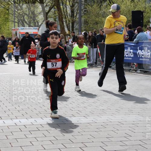 12.04.2026 - 45. Internationalen Wilhelmsburger Insellauf Strokosch-Dieckow http://msf.ph/oto/9491281 12.04.2026 14:10:56 Ziel 643, 1514, 1526, 700, 707, 727, 57, 728, 584, 568, 914 meine-sportfotos.de