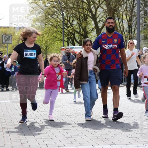 12.04.2026 - 45. Internationalen Wilhelmsburger Insellauf Strokosch-Dieckow http://msf.ph/oto/9491296 12.04.2026 14:10:46 Ziel 910, 613, 789, 202, 709, 195, 912, 188, 430, 210, 701, 699, 703, 54, 147, 112, 643, 1514 meine-sportfotos.de
