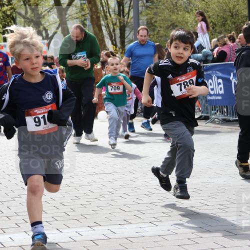 12.04.2026 - 45. Internationalen Wilhelmsburger Insellauf Strokosch-Dieckow http://msf.ph/oto/9491313 12.04.2026 14:10:40 Ziel 725, 1521, 714, 726, 229, 553, 204, 705, 645, 910, 613, 789, 202, 709, 195, 912, 188, 430, 210, 701 meine-sportfotos.de