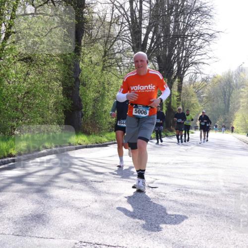 12.04.2026 - 45. Internationalen Wilhelmsburger Insellauf Yannick Fuchs http://msf.ph/oto/9491583 12.04.2026 10:42:11 Laufen 5544, 5006 meine-sportfotos.de