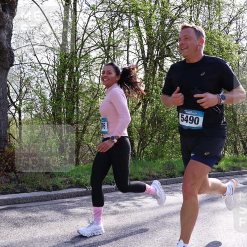 12.04.2026 - 45. Internationalen Wilhelmsburger Insellauf Yannick Fuchs http://msf.ph/oto/9491667 12.04.2026 10:42:38 Laufen 76, 5490 meine-sportfotos.de