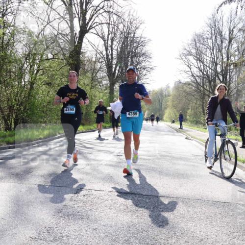 12.04.2026 - 45. Internationalen Wilhelmsburger Insellauf Yannick Fuchs http://msf.ph/oto/9491676 12.04.2026 10:42:42 Laufen 4390, 4389 meine-sportfotos.de