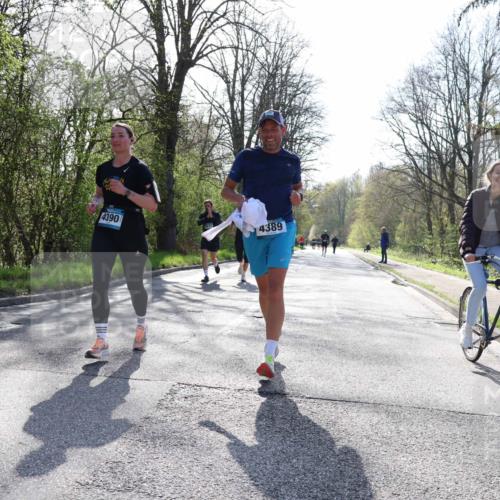 12.04.2026 - 45. Internationalen Wilhelmsburger Insellauf Yannick Fuchs http://msf.ph/oto/9491678 12.04.2026 10:42:43 Laufen 4390, 4389 meine-sportfotos.de