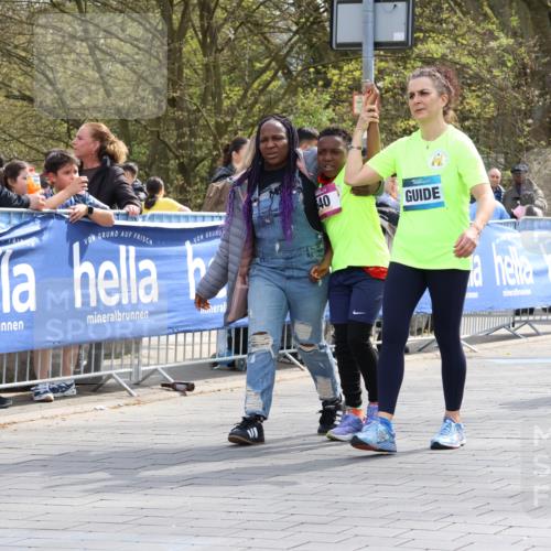 12.04.2026 - 45. Internationalen Wilhelmsburger Insellauf Strokosch-Dieckow http://msf.ph/oto/9491711 12.04.2026 14:56:51 Ziel  meine-sportfotos.de