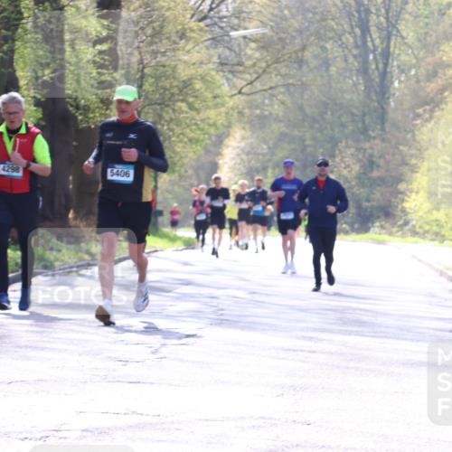 12.04.2026 - 45. Internationalen Wilhelmsburger Insellauf Yannick Fuchs http://msf.ph/oto/9491713 12.04.2026 10:42:49 Laufen 5406, 4298 meine-sportfotos.de