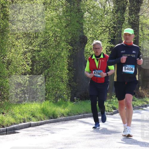 12.04.2026 - 45. Internationalen Wilhelmsburger Insellauf Yannick Fuchs http://msf.ph/oto/9491720 12.04.2026 10:42:50 Laufen 4298, 2015, 5406 meine-sportfotos.de