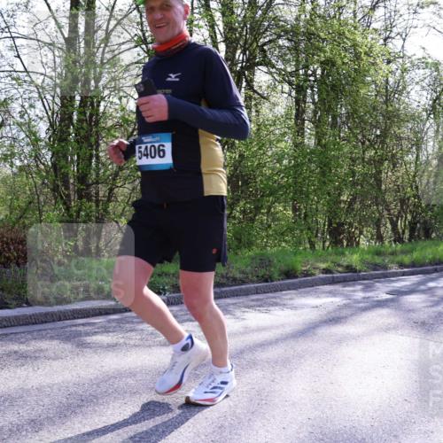 12.04.2026 - 45. Internationalen Wilhelmsburger Insellauf Yannick Fuchs http://msf.ph/oto/9491754 12.04.2026 10:42:56 Laufen 81015, 5406, 429 meine-sportfotos.de