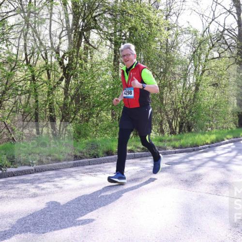 12.04.2026 - 45. Internationalen Wilhelmsburger Insellauf Yannick Fuchs http://msf.ph/oto/9491761 12.04.2026 10:42:57 Laufen 4298 meine-sportfotos.de