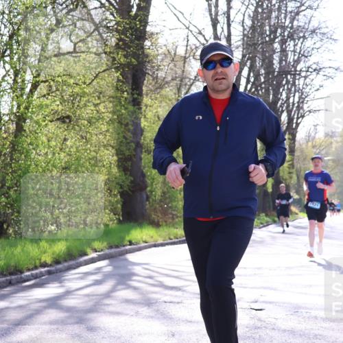 12.04.2026 - 45. Internationalen Wilhelmsburger Insellauf Yannick Fuchs http://msf.ph/oto/9491775 12.04.2026 10:43:01 Laufen 2821 meine-sportfotos.de