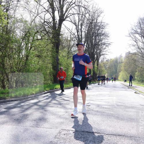 12.04.2026 - 45. Internationalen Wilhelmsburger Insellauf Yannick Fuchs http://msf.ph/oto/9491786 12.04.2026 10:43:04 Laufen 2821 meine-sportfotos.de